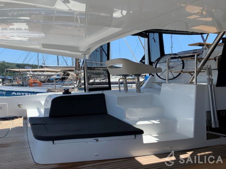 Lagoon 42 - Yacht Charter Sailica