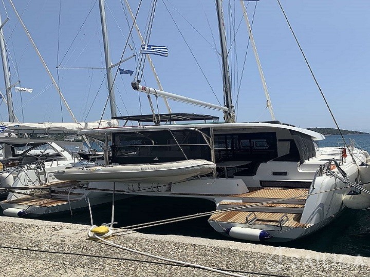 Lagoon 42 - Yacht Charter Sailica
