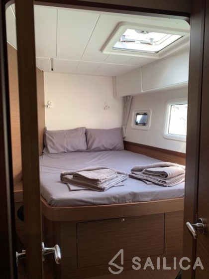 Lagoon 42 - Yacht Charter Sailica