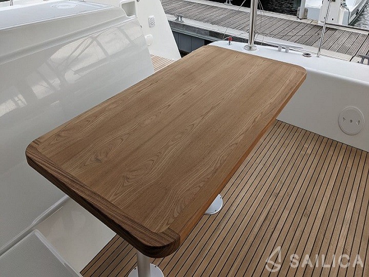 Lagoon 42 - Yacht Charter Sailica