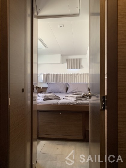 Lagoon 42 - Yacht Charter Sailica