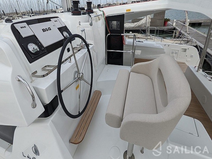 Lagoon 42 - Yacht Charter Sailica