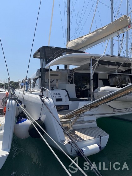 Lagoon 42 - Yacht Charter Sailica