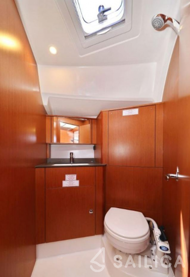 Bavaria 41 Cruiser - Yacht Charter Sailica