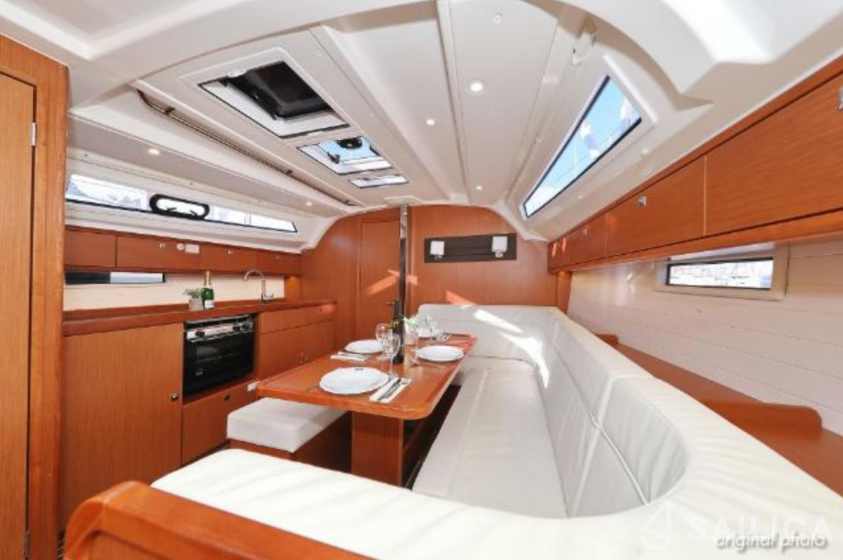 Bavaria 41 Cruiser - Yacht Charter Sailica