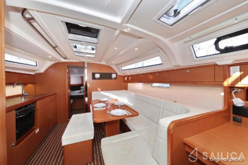 Bavaria 41 Cruiser - Yacht Charter Sailica