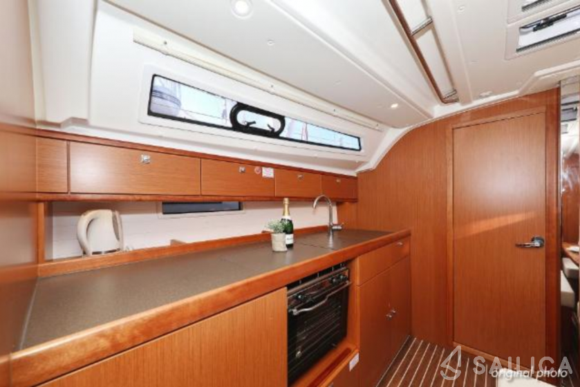Bavaria 41 Cruiser - Yacht Charter Sailica