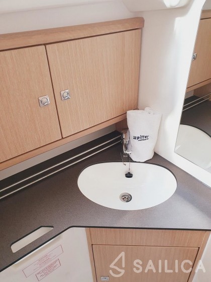 Bavaria 34 Cruiser - Yacht Charter Sailica