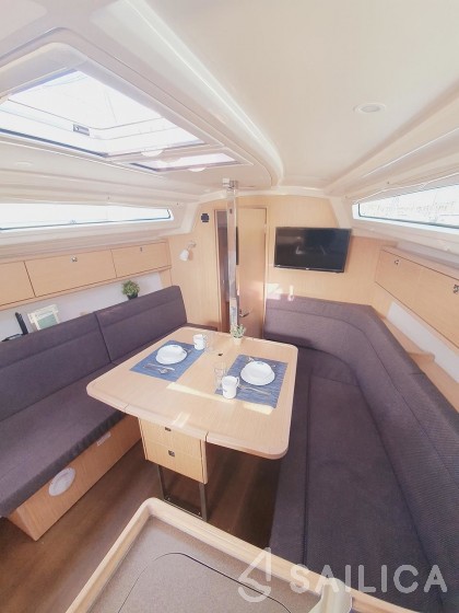 Bavaria 34 Cruiser - Yacht Charter Sailica