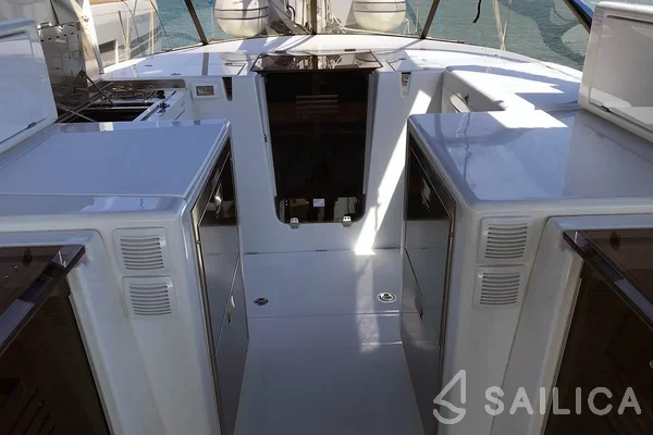 Sun Loft 47 - Yacht Charter Sailica