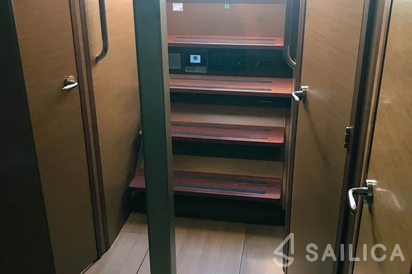 Sun Loft 47 - Yacht Charter Sailica