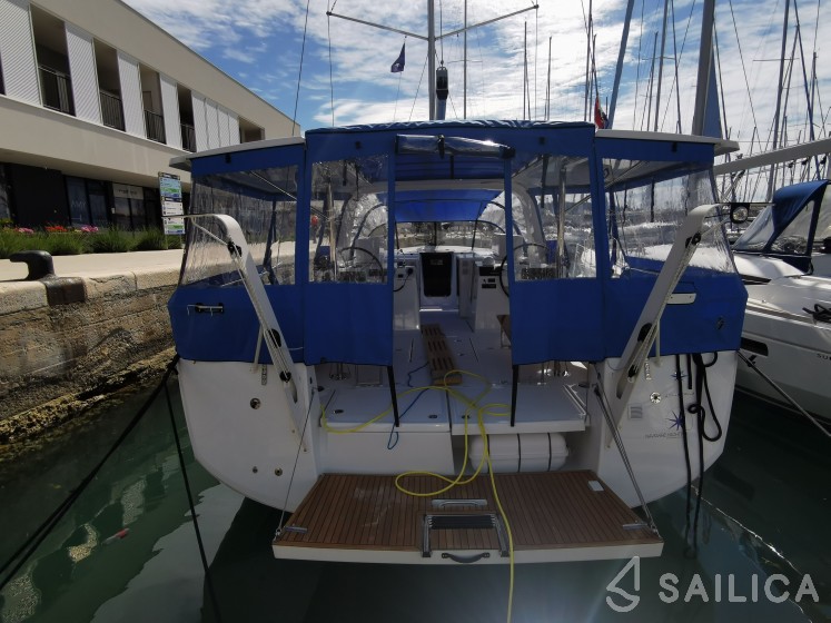 Sun Loft 47 - Yacht Charter Sailica