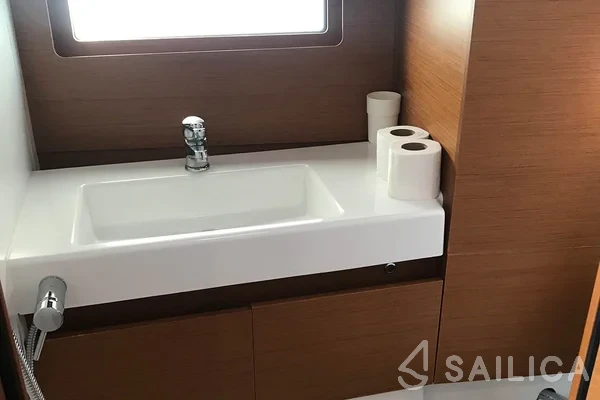 Sun Loft 47 - Yacht Charter Sailica