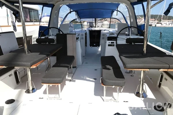 Sun Loft 47 - Yacht Charter Sailica