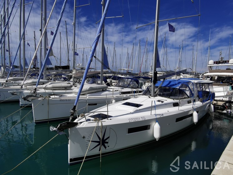 Sun Loft 47 - Yacht Charter Sailica