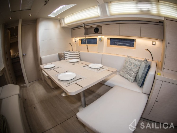 Oceanis 51.1 - Yacht Charter Sailica
