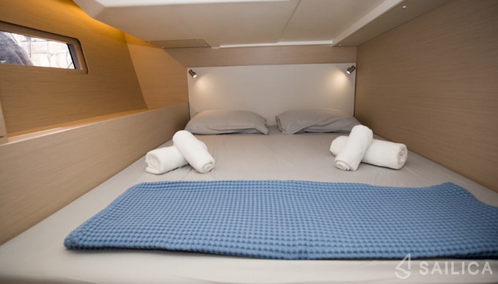 Oceanis 51.1 - Yacht Charter Sailica