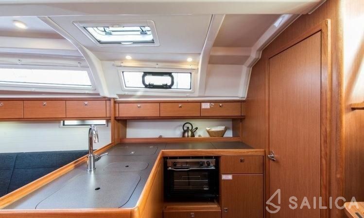Bavaria 37 Cruiser - Yacht Charter Sailica