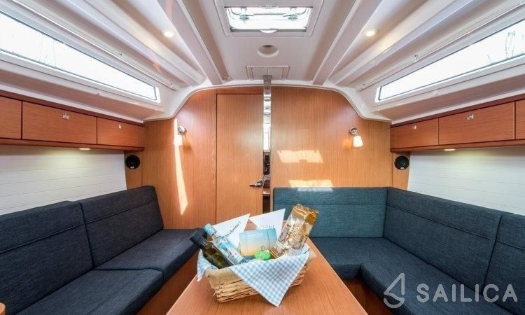 Bavaria 37 Cruiser - Yacht Charter Sailica