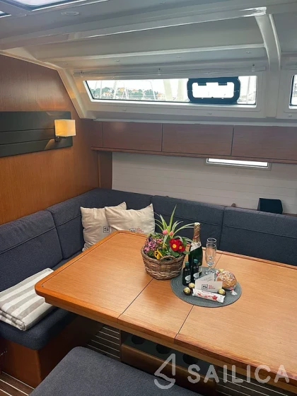 Bavaria 46 Cruiser - Yacht Charter Sailica