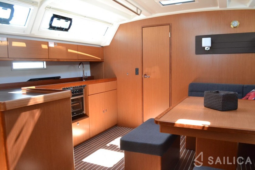 Bavaria 46 Cruiser - Yacht Charter Sailica