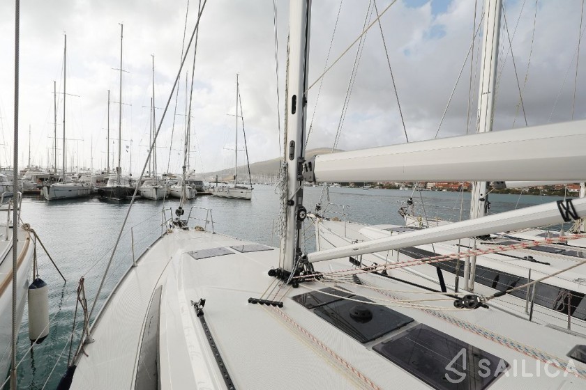 Bavaria 46 Cruiser - Yacht Charter Sailica