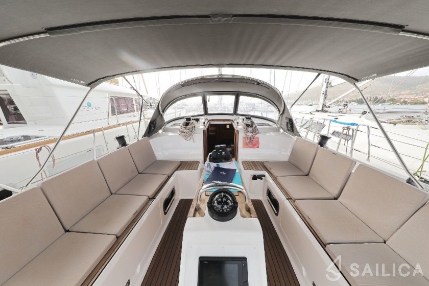 Bavaria 46 Cruiser - Yacht Charter Sailica