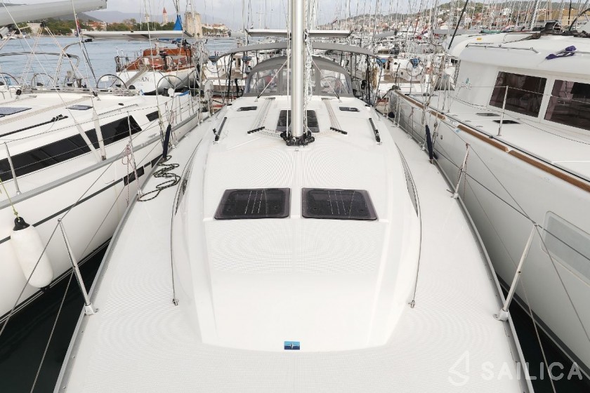 Bavaria 46 Cruiser - Yacht Charter Sailica