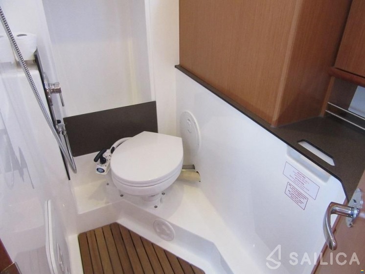 Bavaria Cruiser 34 - Yacht Charter Sailica