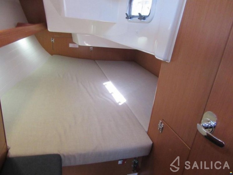 Bavaria Cruiser 34 - Yacht Charter Sailica