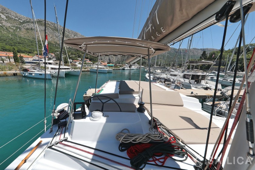 Bali 4.1 - Yacht Charter Sailica