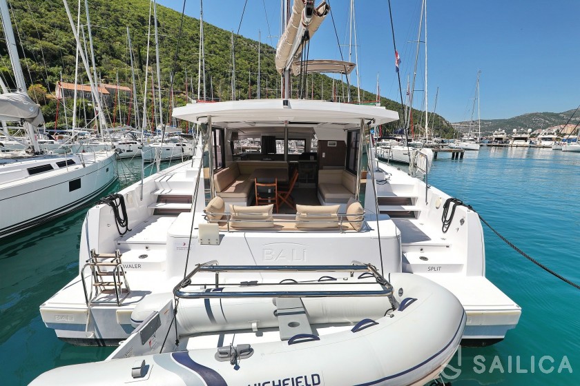 Bali 4.1 - Yacht Charter Sailica