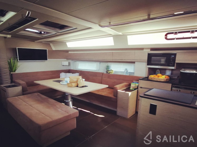 Hanse 548 - Yacht Charter Sailica