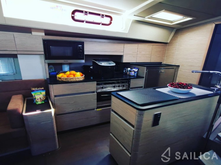 Hanse 548 - Yacht Charter Sailica