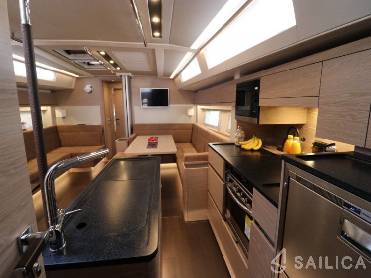 Hanse 548 - Yacht Charter Sailica