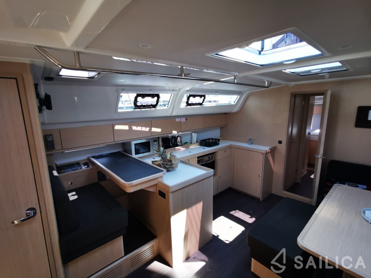 Bavaria 51 Cruiser - Yacht Charter Sailica