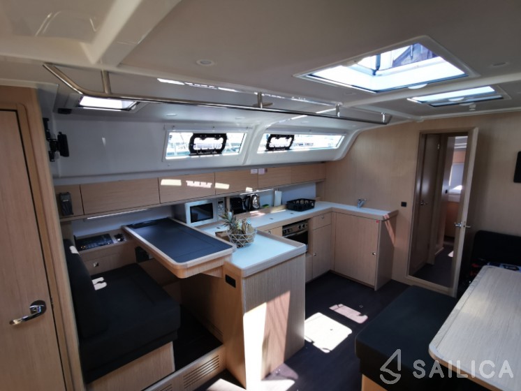 Bavaria 51 Cruiser - Yacht Charter Sailica