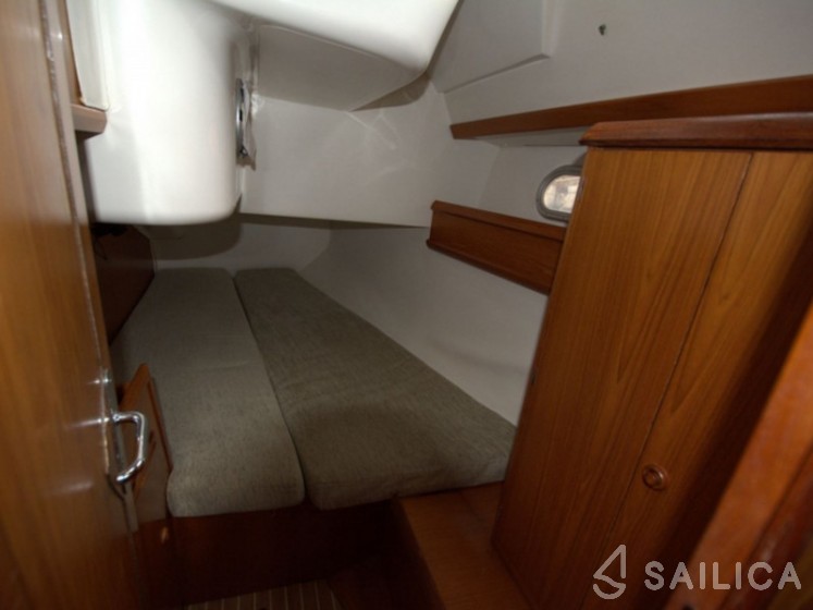 Oceanis 473 - Yacht Charter Sailica