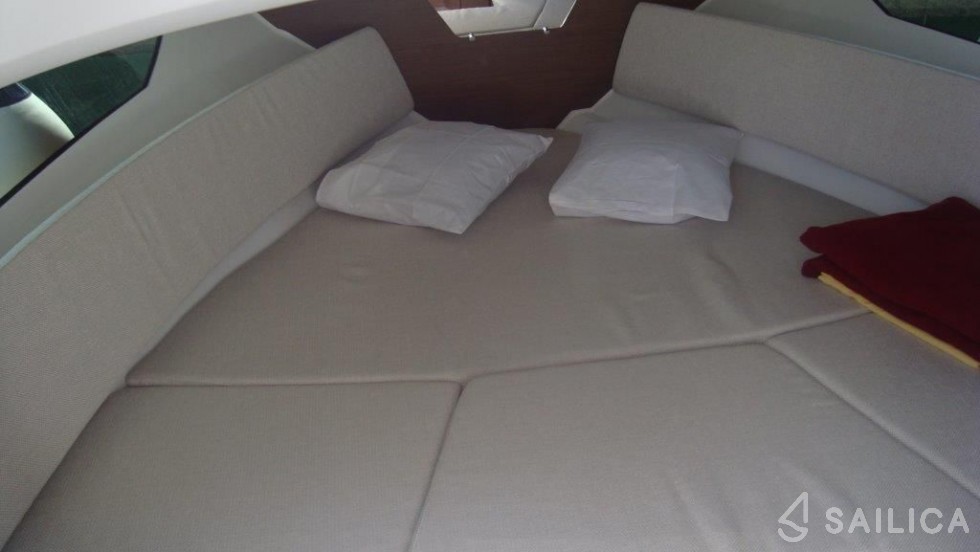 Cap Camarat 7.5 WA - Yacht Charter Sailica