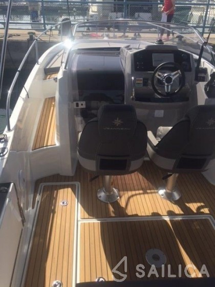 Cap Camarat 7.5 WA - Yacht Charter Sailica