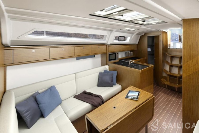 Bavaria 37 Cruiser - Yacht Charter Sailica