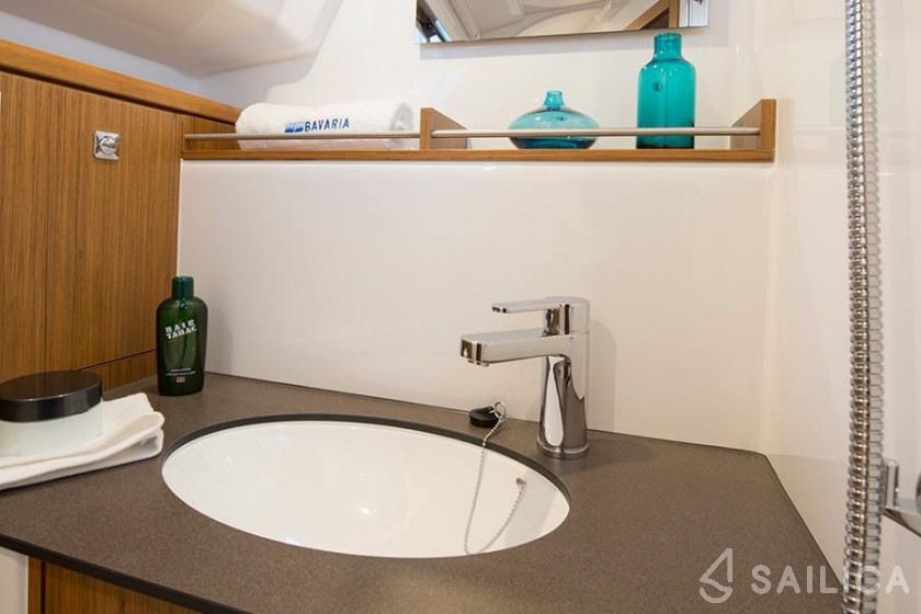 Bavaria 37 Cruiser - Yacht Charter Sailica