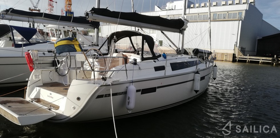 Bavaria 37 Cruiser - Yacht Charter Sailica
