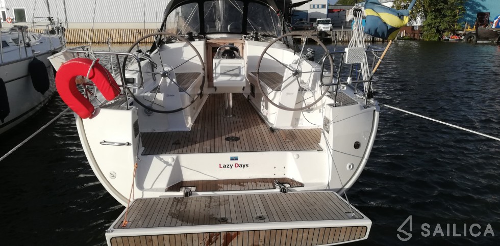 Bavaria 37 Cruiser - Yacht Charter Sailica