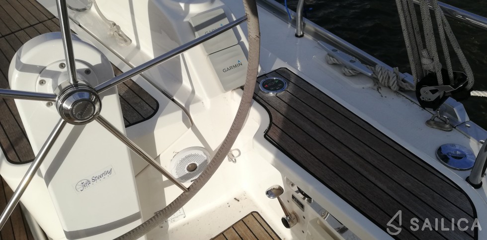 Bavaria 37 Cruiser - Yacht Charter Sailica