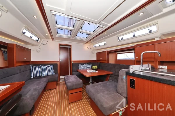 Hanse 455 - Yacht Charter Sailica