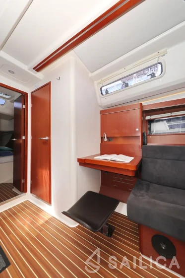 Hanse 455 - Yacht Charter Sailica