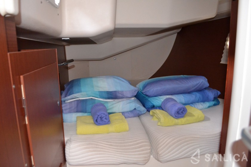 Hanse 455 - Yacht Charter Sailica