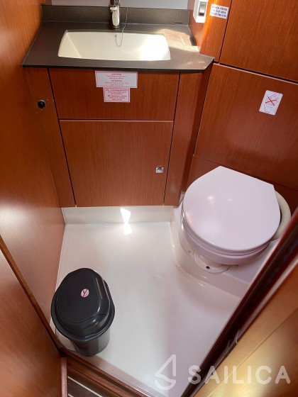Bavaria 41 Cruiser - Yacht Charter Sailica