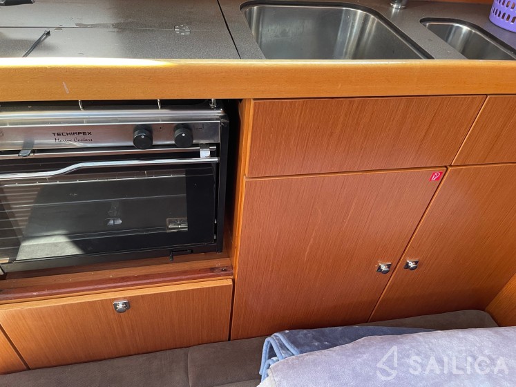 Bavaria 41 Cruiser - Yacht Charter Sailica